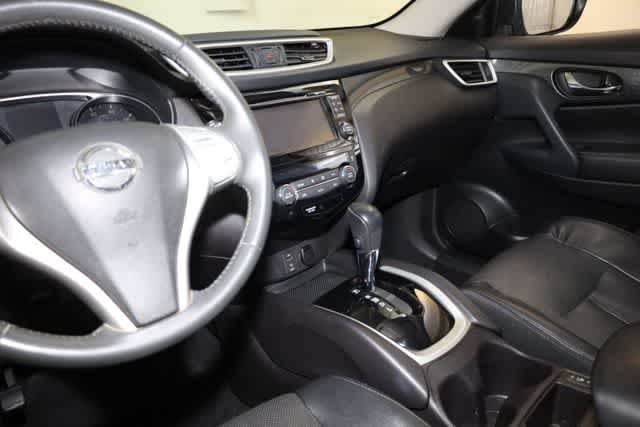 Thumbnail: 2015 Nissan Rogue - 16