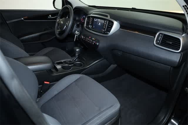 Thumbnail: 2019 Kia Sorento - 19