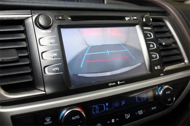 Thumbnail: 2015 Toyota Highlander - 24