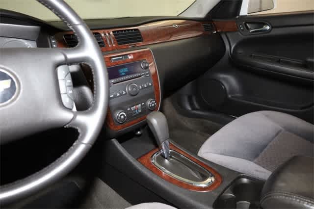 Thumbnail: 2011 Chevrolet Impala - 23