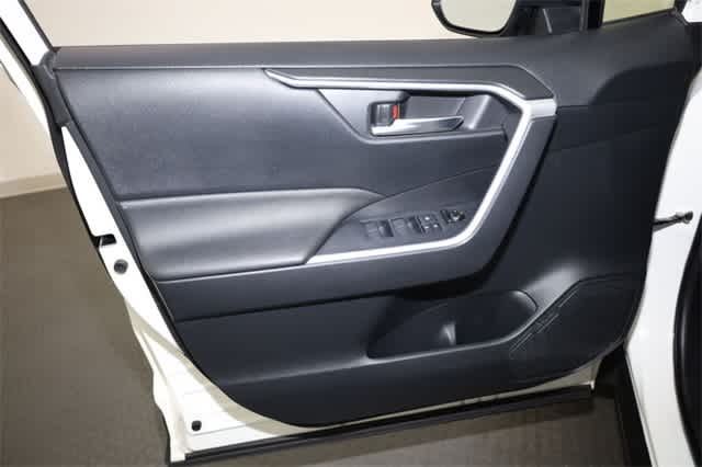 Thumbnail: 2019 Toyota RAV4 - 13