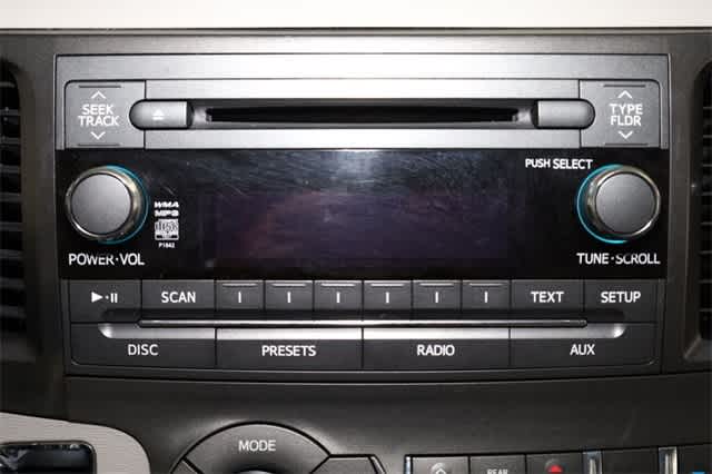 Thumbnail: 2013 Toyota Sienna - 23