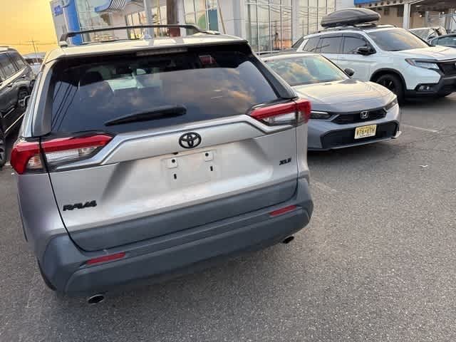 Thumbnail: 2021 Toyota RAV4 - 6
