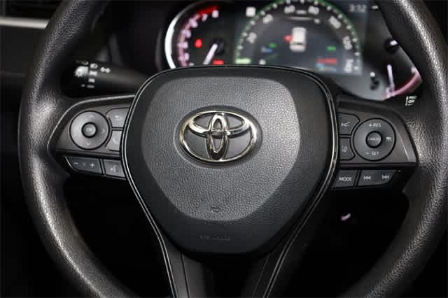 2023 Toyota RAV4 LE 33