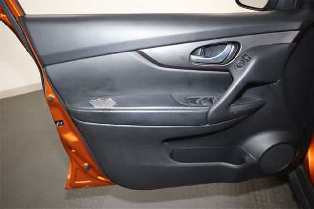 Thumbnail: 2019 Nissan Rogue - 13