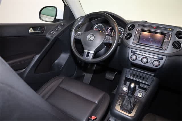 Thumbnail: 2016 Volkswagen Tiguan - 16