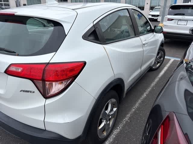 Thumbnail: 2016 Honda HR-V - 7
