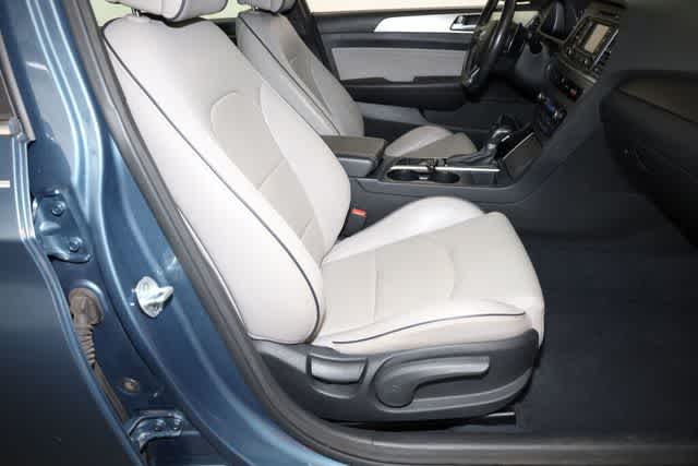 Thumbnail: 2015 Hyundai Sonata - 33