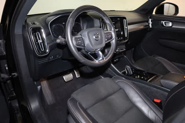 Thumbnail: 2021 Volvo XC40 - 14