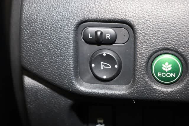 Thumbnail: 2017 Honda Pilot - 26