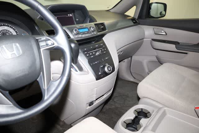 Thumbnail: 2012 Honda Odyssey - 16