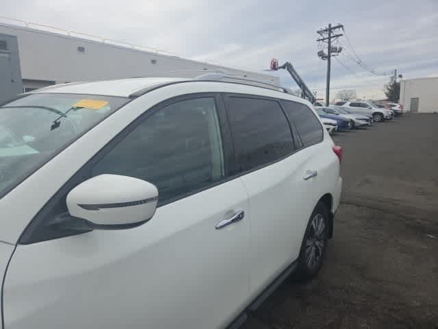 Thumbnail: 2020 Nissan Pathfinder - 4