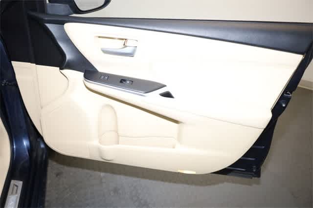 Thumbnail: 2017 Toyota Camry - 22