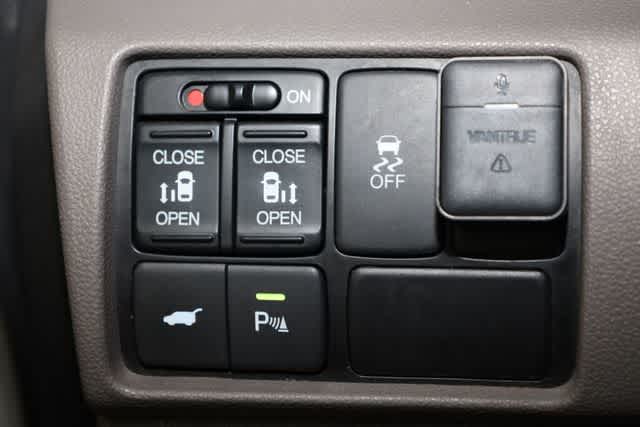 Thumbnail: 2011 Honda Odyssey - 19