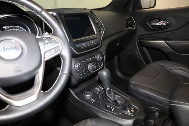 Thumbnail: 2021 Jeep Cherokee - 16