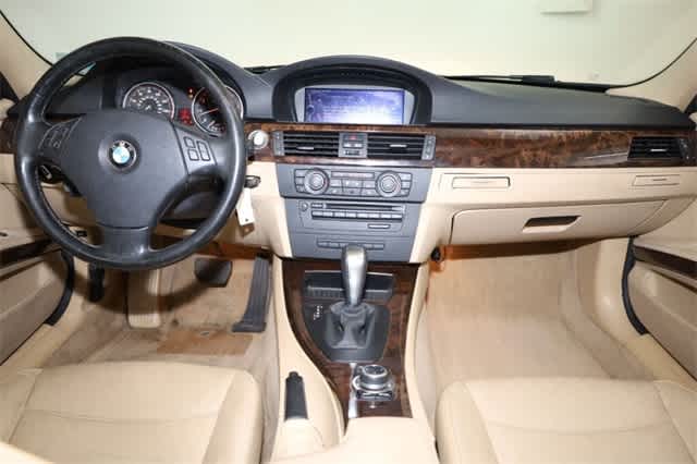 Thumbnail: 2011 BMW 3 Series - 17