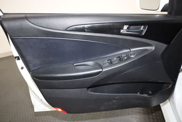 Thumbnail: 2014 Hyundai Sonata - 13