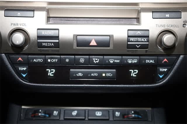 Thumbnail: 2014 Lexus ES - 32