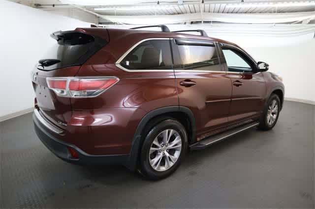 Thumbnail: 2015 Toyota Highlander - 8