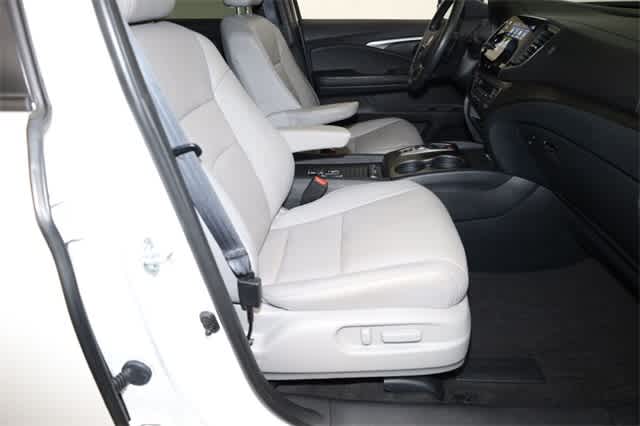 Thumbnail: 2023 Honda Passport - 21