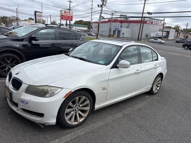 Thumbnail: 2011 BMW 3 Series - 2