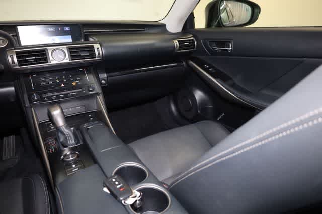 Thumbnail: 2014 Lexus IS - 24