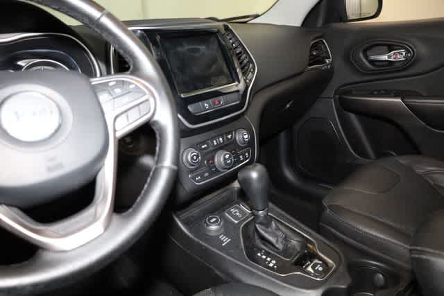 Thumbnail: 2020 Jeep Cherokee - 16