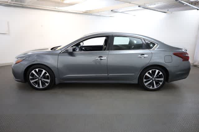 Thumbnail: 2017 Nissan Altima - 3