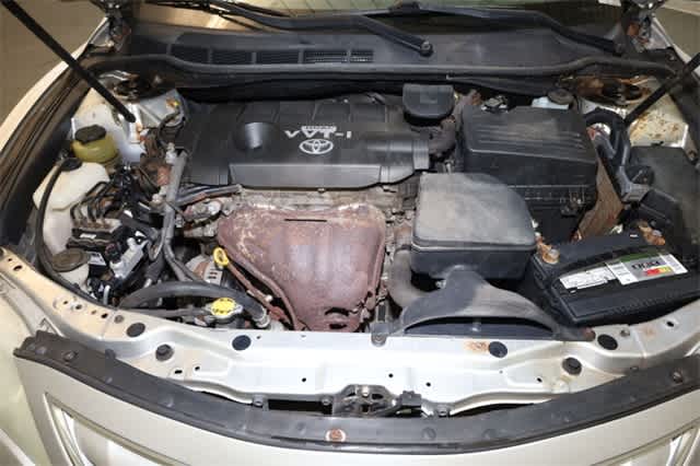 2010 Toyota Camry LE 31