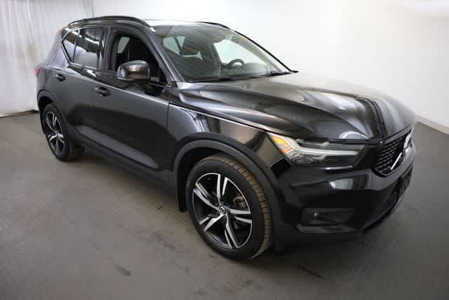 Thumbnail: 2021 Volvo XC40 - 10