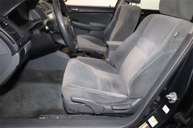 Thumbnail: 2005 Honda Accord - 15