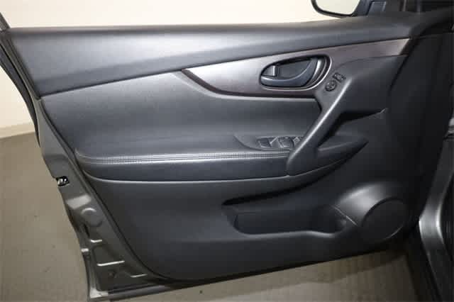 Thumbnail: 2019 Nissan Rogue Sport - 13