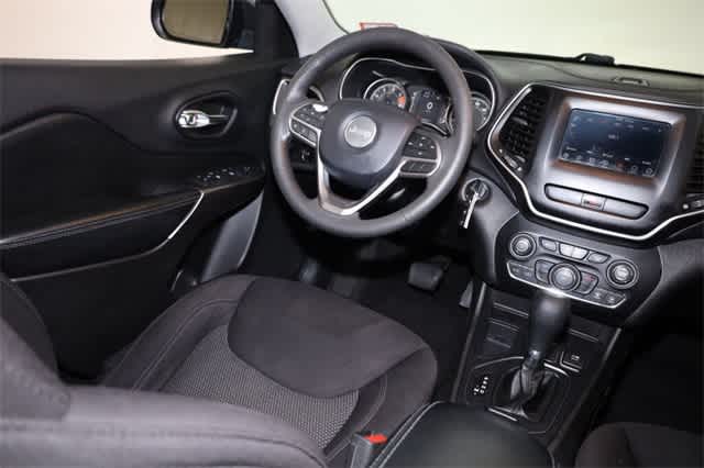 Thumbnail: 2020 Jeep Cherokee - 16