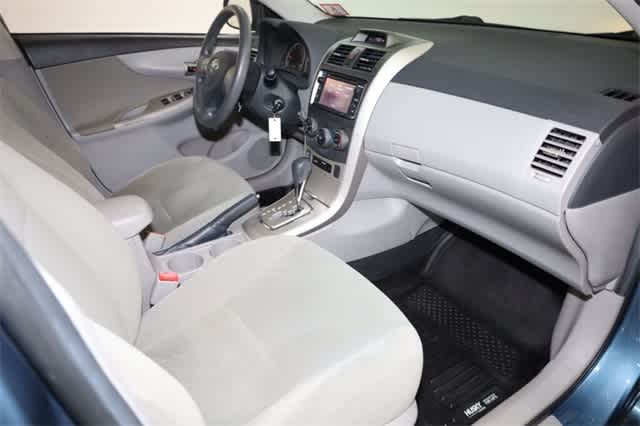 Thumbnail: 2013 Toyota Corolla - 19