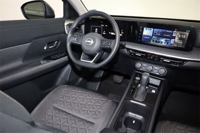 Thumbnail: 2025 Nissan Kicks - 16
