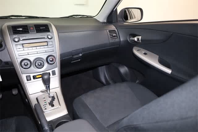 Thumbnail: 2010 Toyota Corolla - 18