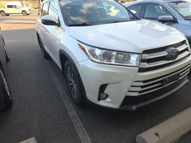 Thumbnail: 2018 Toyota Highlander - 21