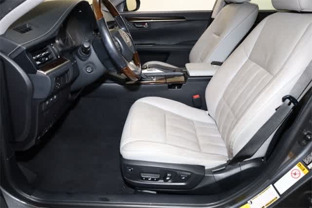 Thumbnail: 2016 Lexus ES - 15