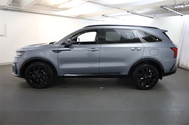 Thumbnail: 2021 Kia Sorento - 3