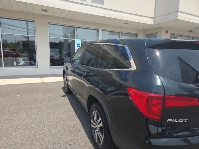 Thumbnail: 2017 Honda Pilot - 8