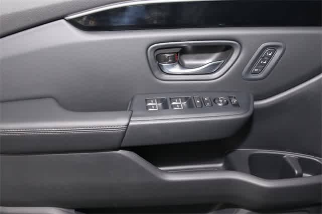 Thumbnail: 2025 Honda Pilot - 13