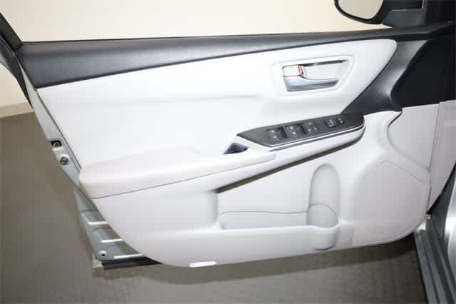 Thumbnail: 2016 Toyota Camry - 13