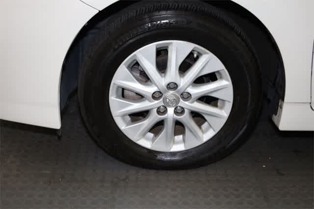 Thumbnail: 2013 Toyota Prius - 36