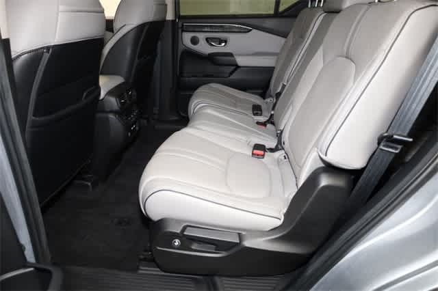 Thumbnail: 2023 Honda Pilot - 21