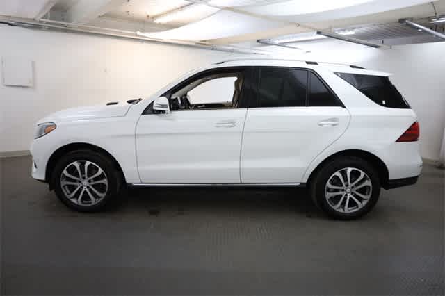 Thumbnail: 2016 Mercedes-Benz GLE - 3