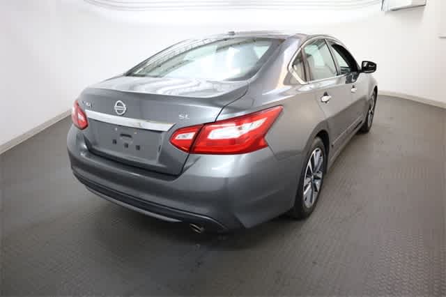 Thumbnail: 2016 Nissan Altima - 7