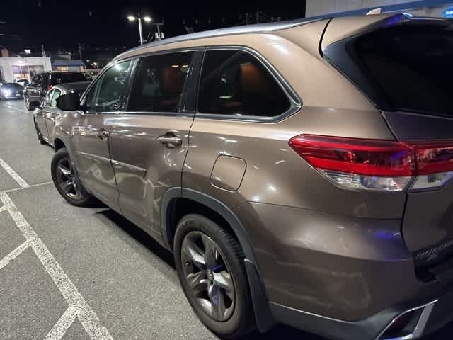 Thumbnail: 2017 Toyota Highlander - 8