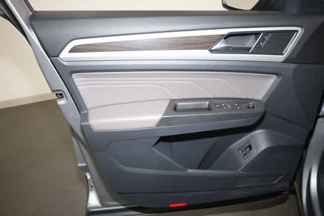 Thumbnail: 2022 Volkswagen Atlas - 13