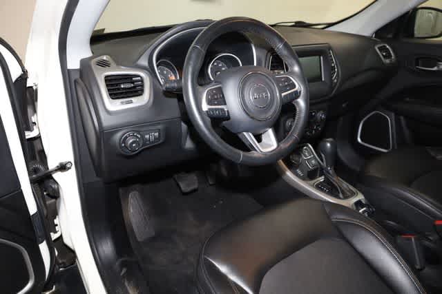 Thumbnail: 2018 Jeep Compass - 14