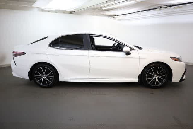 Thumbnail: 2022 Toyota Camry - 9